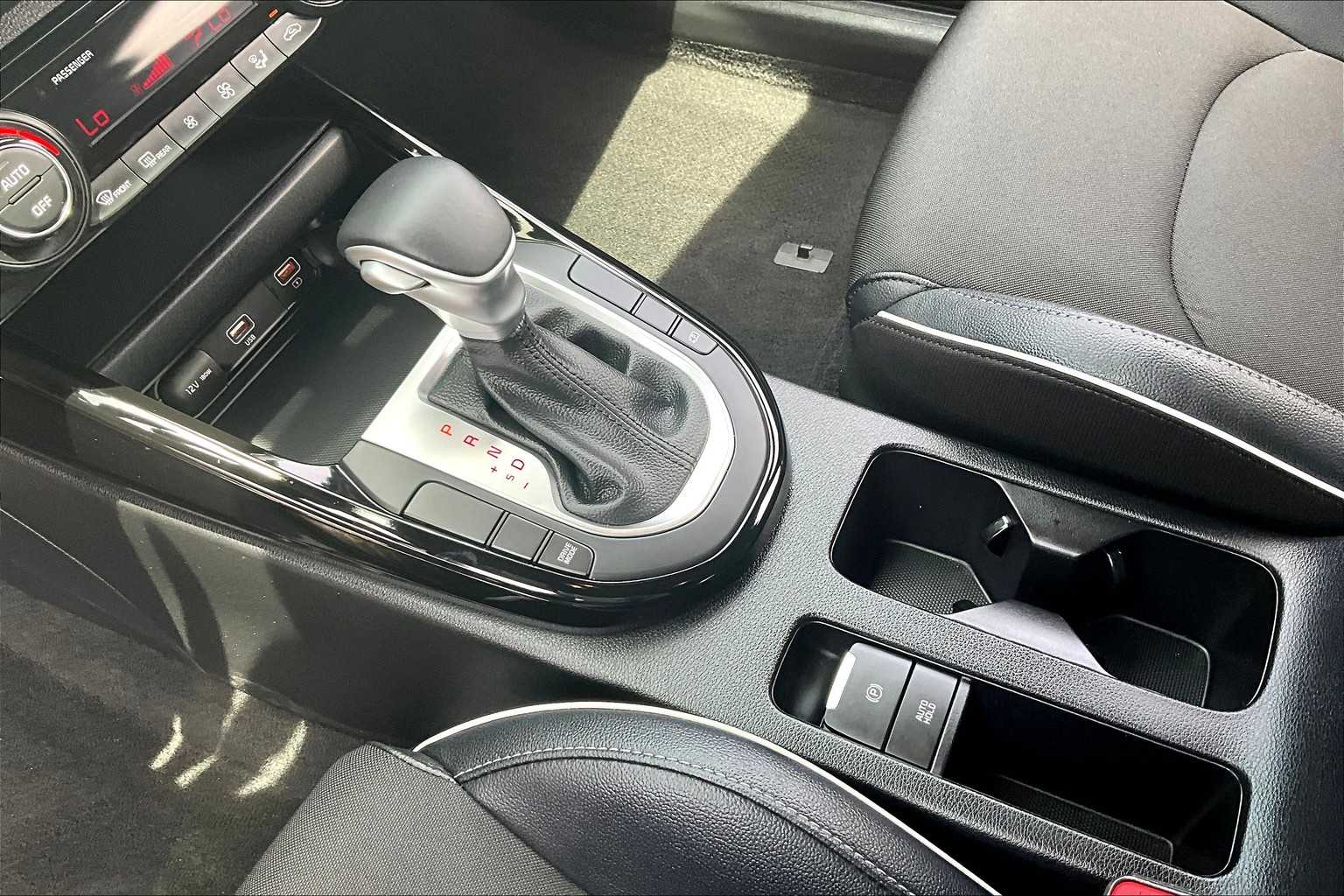 2024 Kia Forte GT-Line photo 16