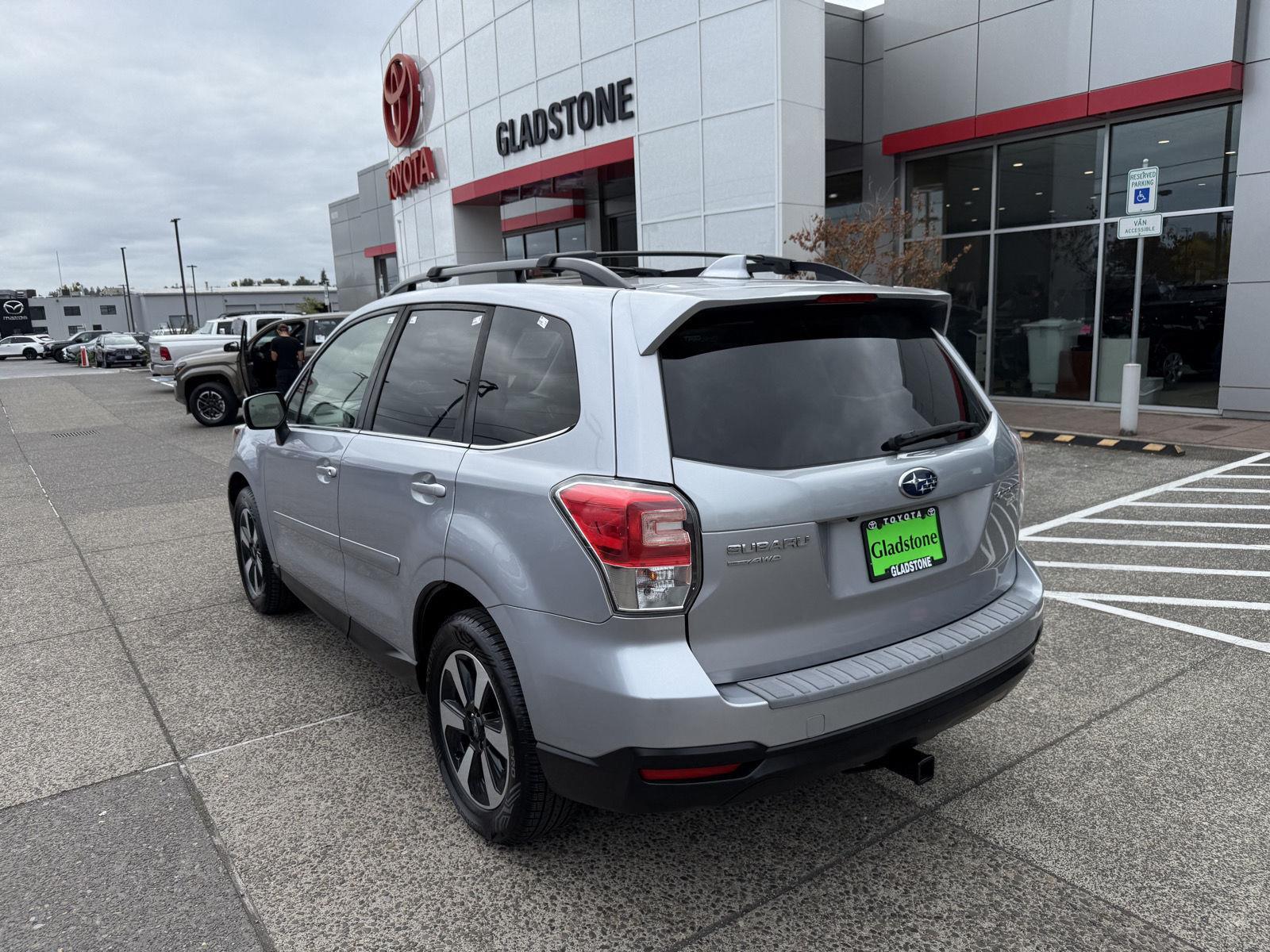 2017 Subaru Forester Limited photo 3