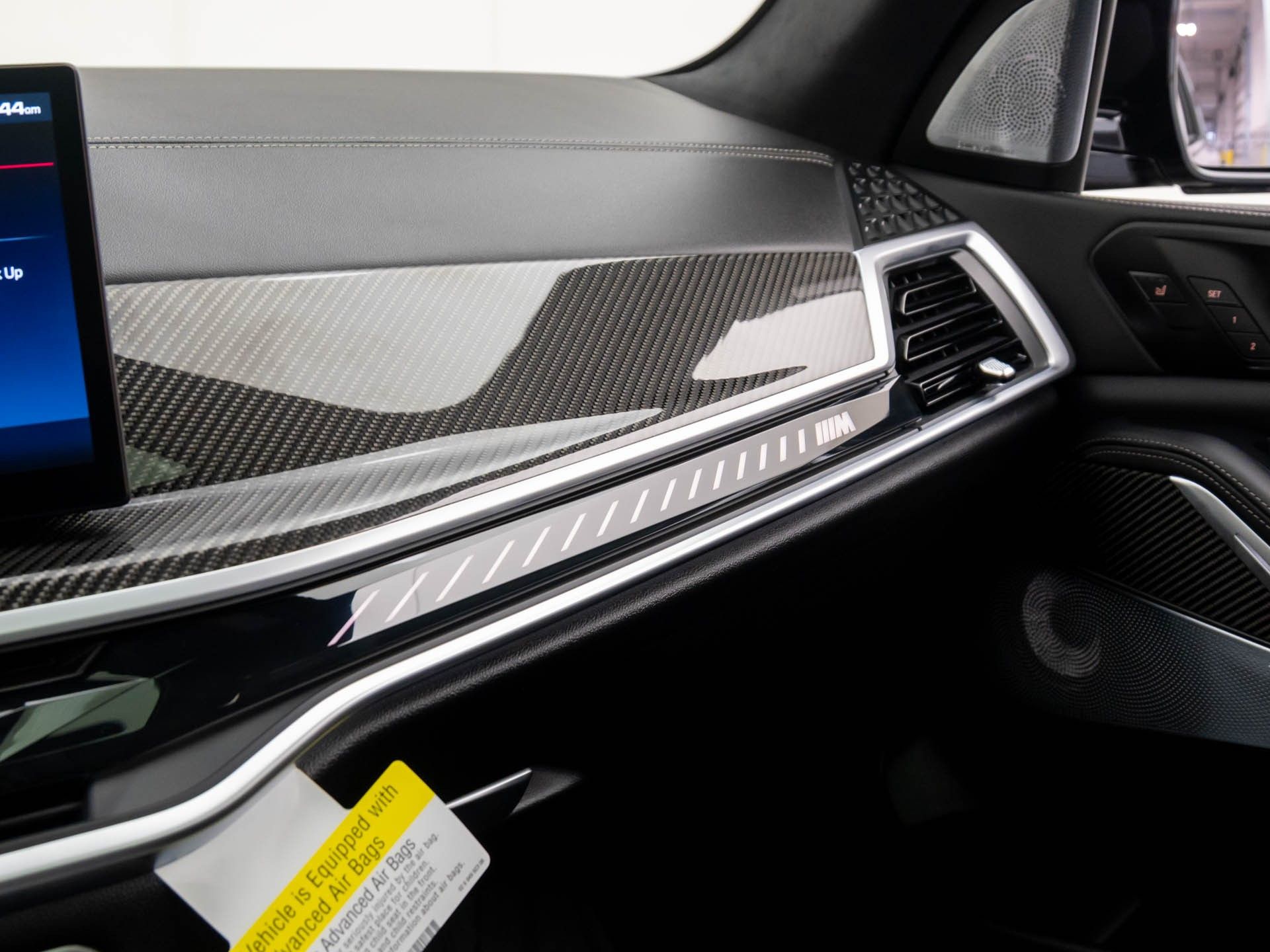 New 2026 Dravit Grey Metallic BMW M60i image 23