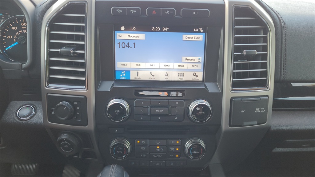 2017 Ford F-150 Platinum photo 22