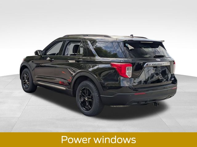 2023 Ford Explorer XLT photo 2