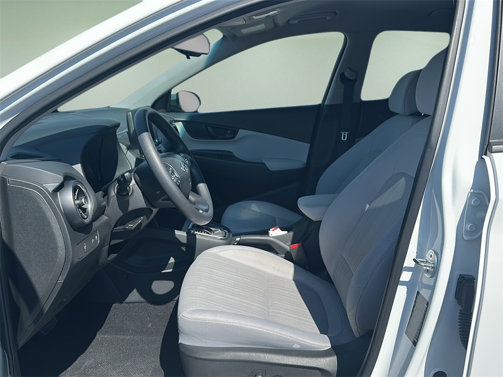 2023 Hyundai Kona SEL photo 7