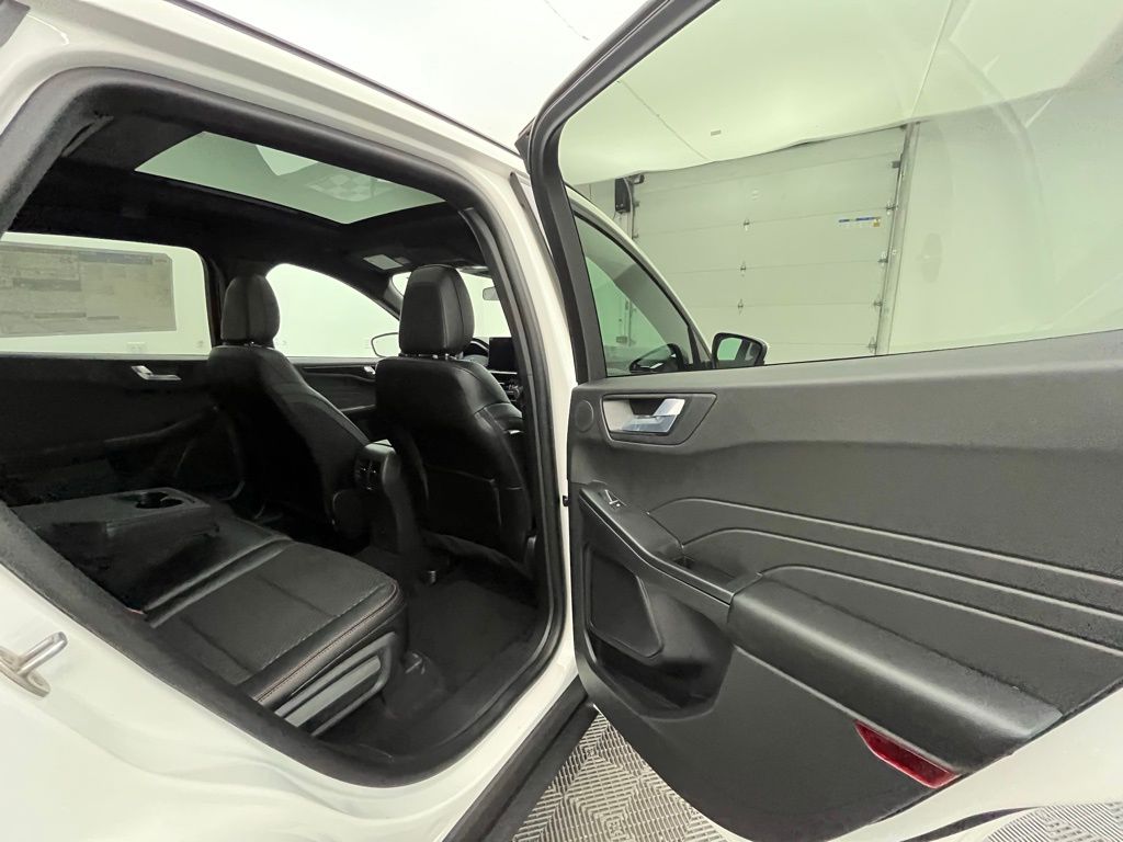 2024 Ford Escape ST-Line Select photo 28