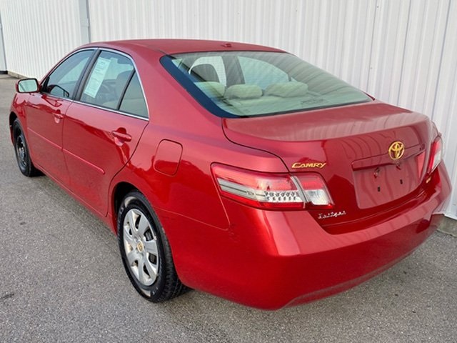 2011 Toyota Camry LE photo 4