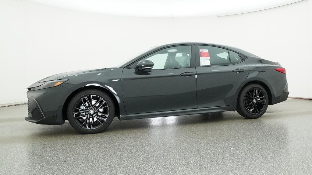 2025 Toyota Camry SE photo 7