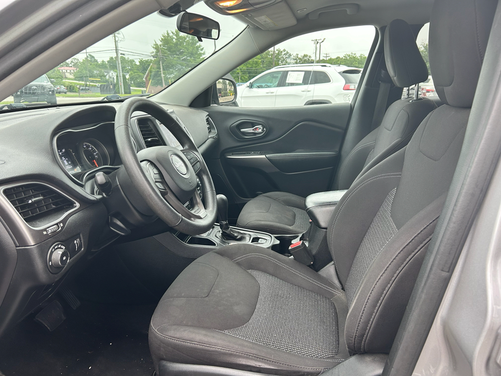 2019 Jeep Cherokee Latitude photo 7