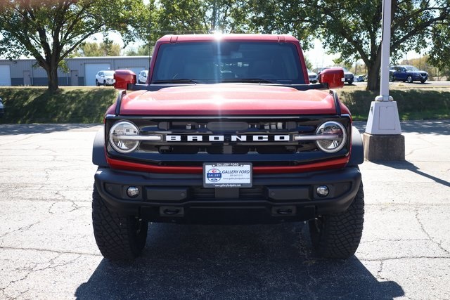 2024 Ford Bronco Outer Banks photo 3