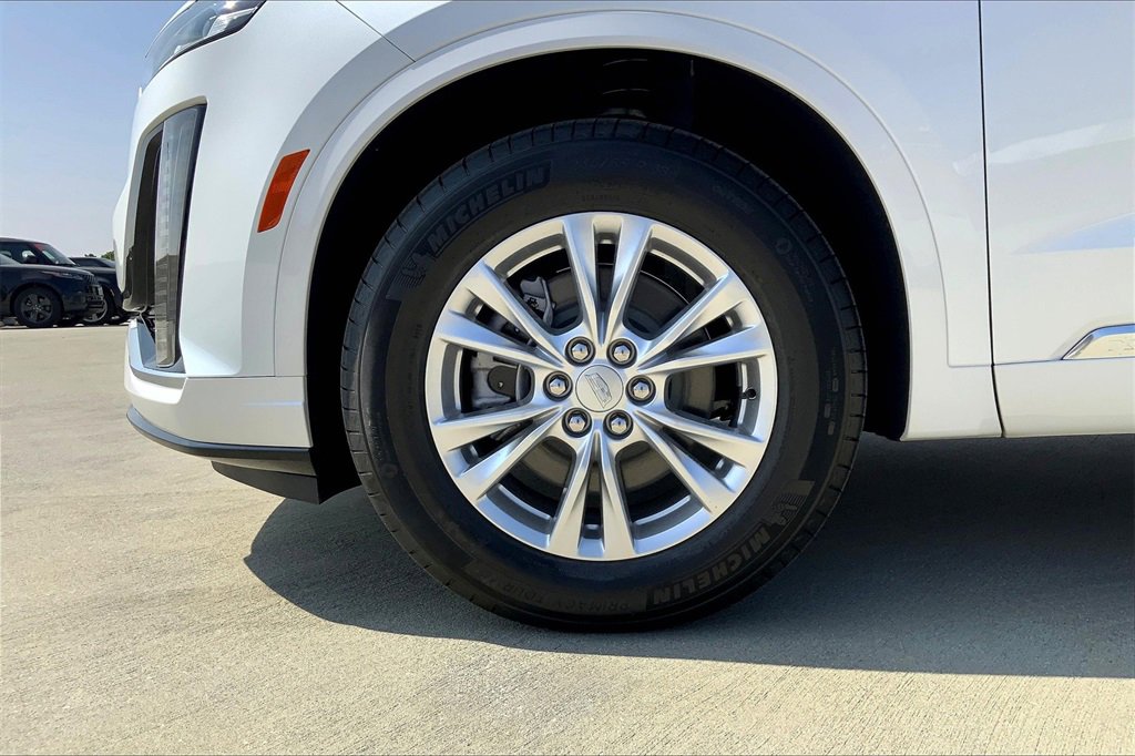 2025 Cadillac XT6 Luxury photo 13