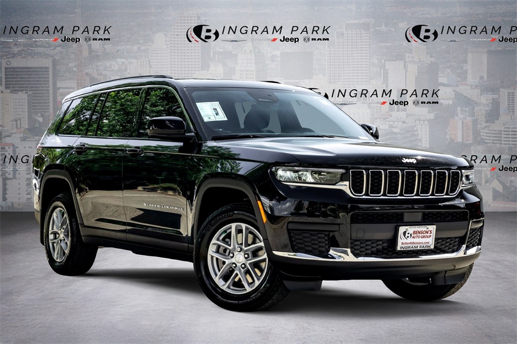 2025 Jeep Grand Cherokee L Laredo's photo