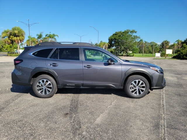 2025 Subaru Outback Premium photo 3