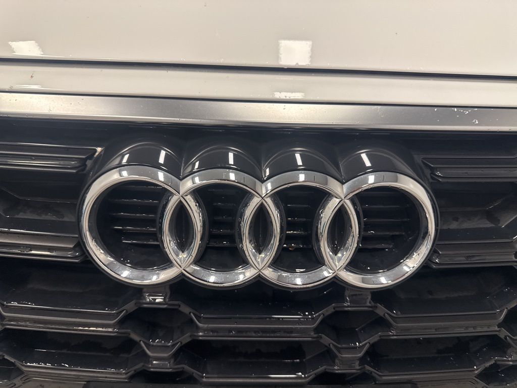 2022 Audi Q5 45 S line Premium photo 3