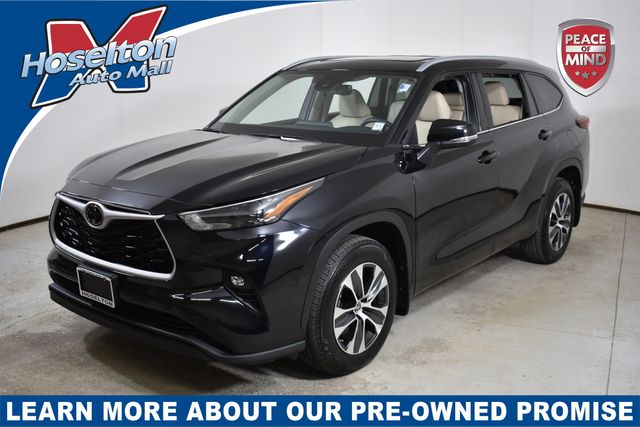 2022 Toyota Highlander XLE's photo