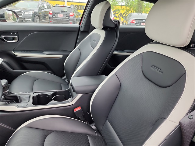 2025 Kia K4 GT-Line Turbo photo 10