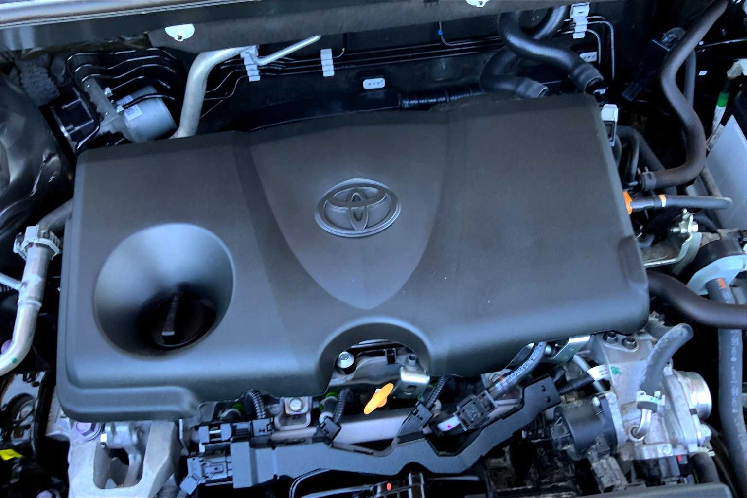 2024 Toyota RAV4 XLE photo 29