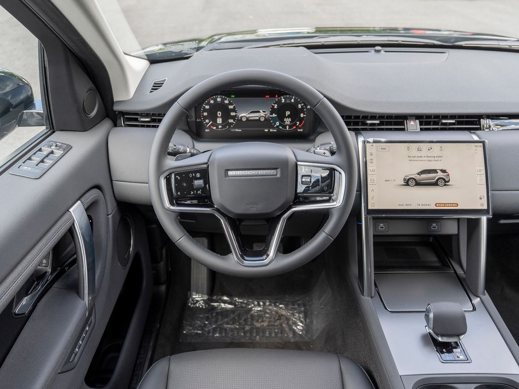 2025 Land Rover Discovery Sport S photo 9