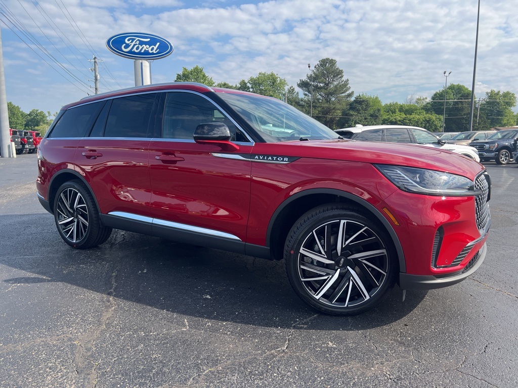 2025 Lincoln Aviator Reserve photo 3