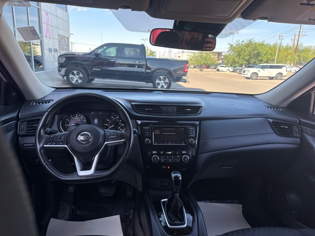 Used 2020 Brilliant Silver Metallic Nissan SV image 34