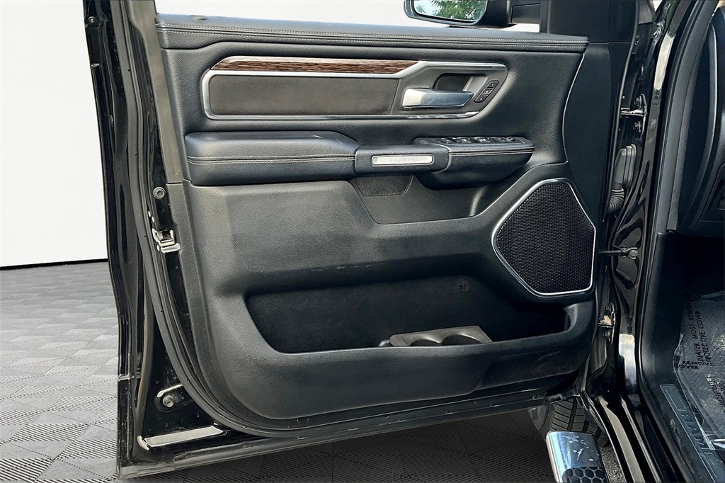2020 Ram 1500 Laramie photo 24