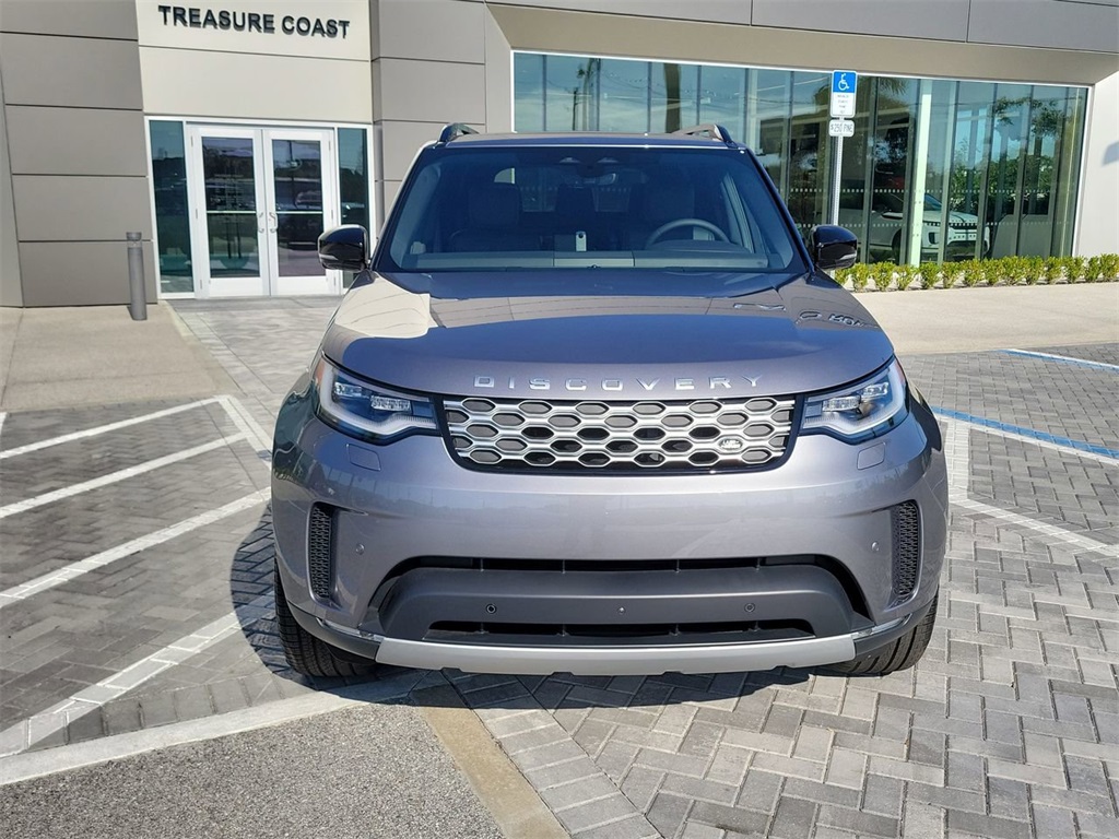 2025 Land Rover Discovery S photo 7
