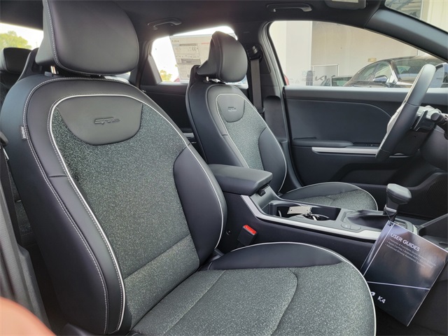 2025 Kia K4 GT-Line photo 16