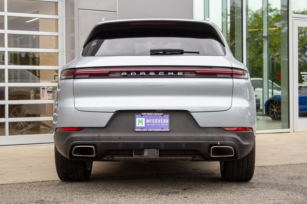 2024 Porsche Cayenne Base photo 9