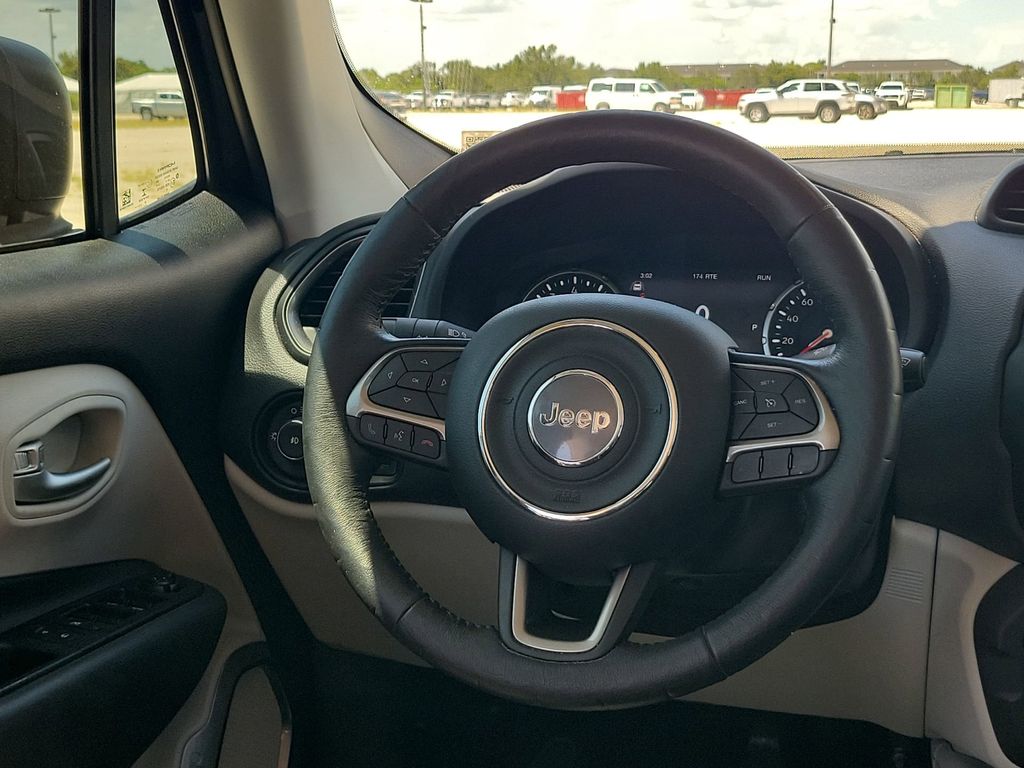 2022 Jeep Renegade Latitude photo 23