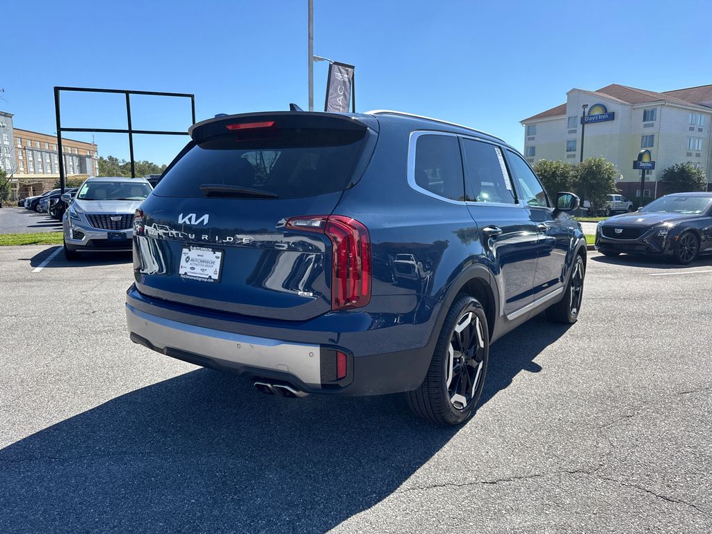 2025 Kia Telluride S photo 3