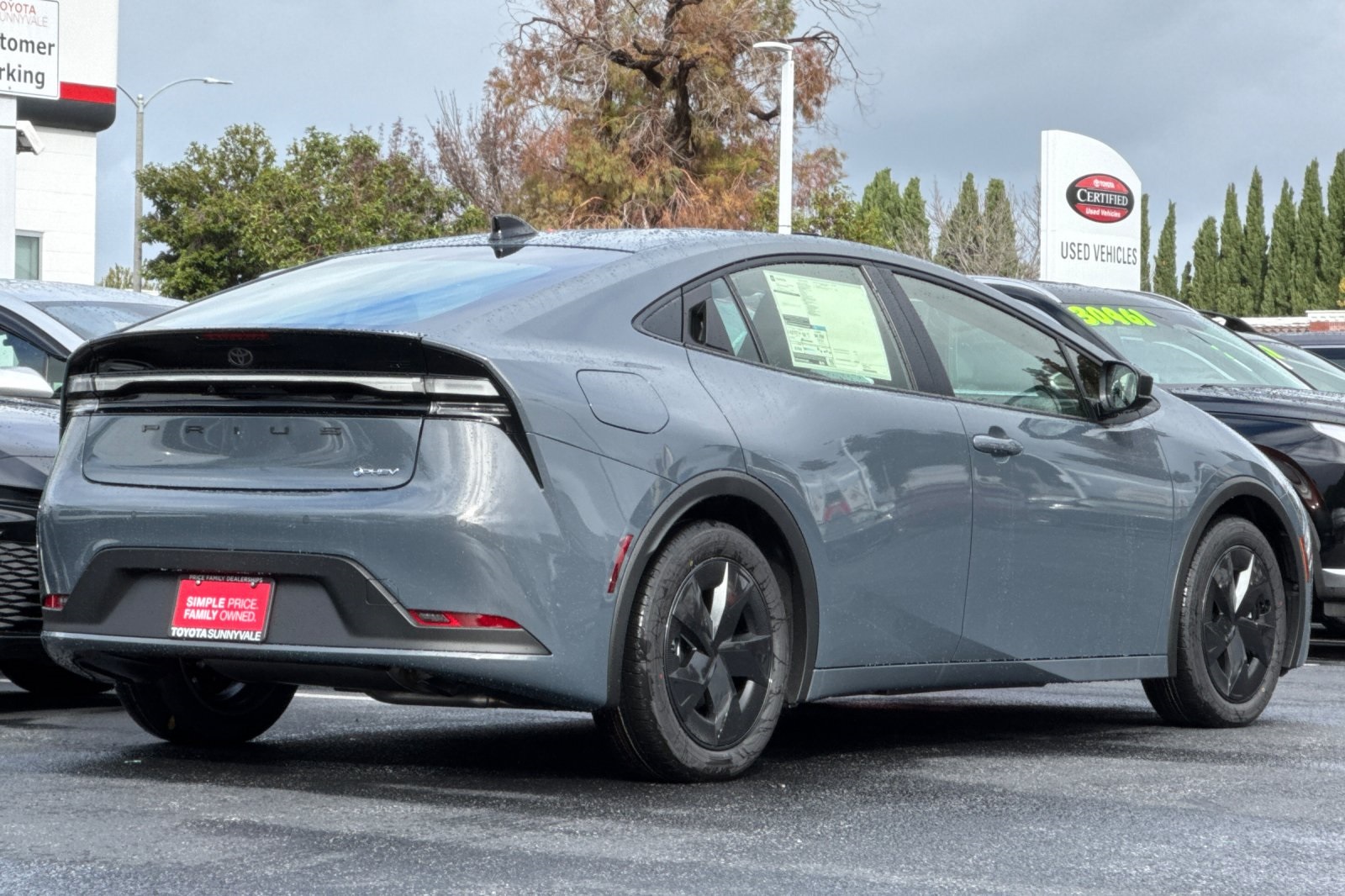 2026 Toyota Prius Plug-in Hybrid SE photo 3