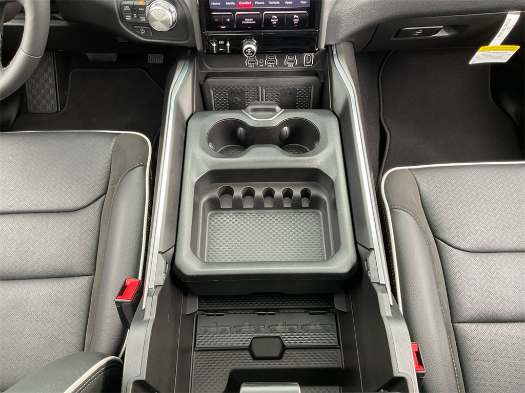 2025 Ram 1500 Laramie photo 10