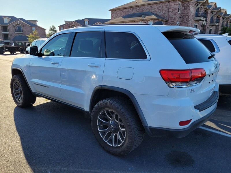 2018 Jeep Grand Cherokee Laredo photo 3