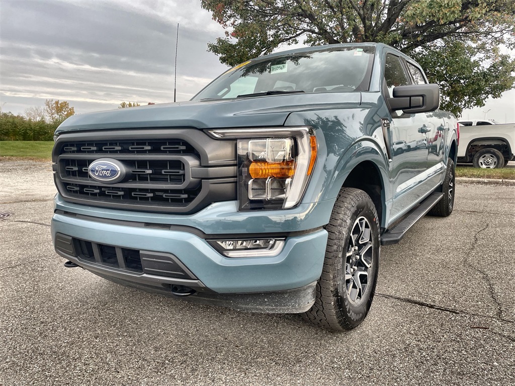 2023 Ford F-150 XLT photo 3