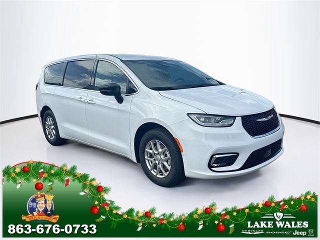 2026 Chrysler Pacifica Select's photo