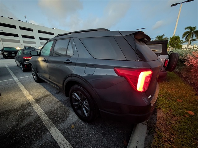 2023 Ford Explorer XLT photo 8