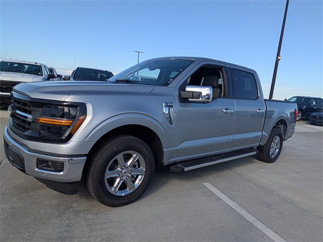 2025 Ford F-150 XLT photo 4