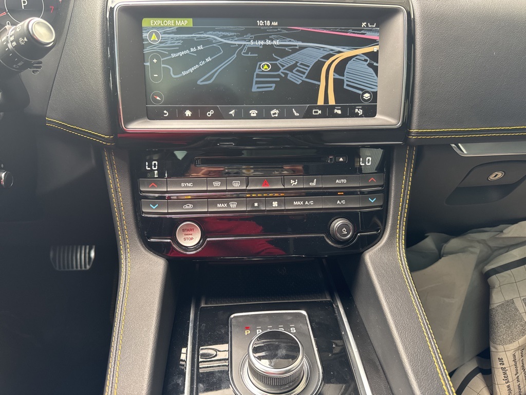 2020 Jaguar F-PACE photo 8