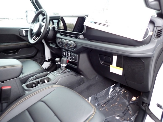 2025 Jeep Gladiator Sport photo 10