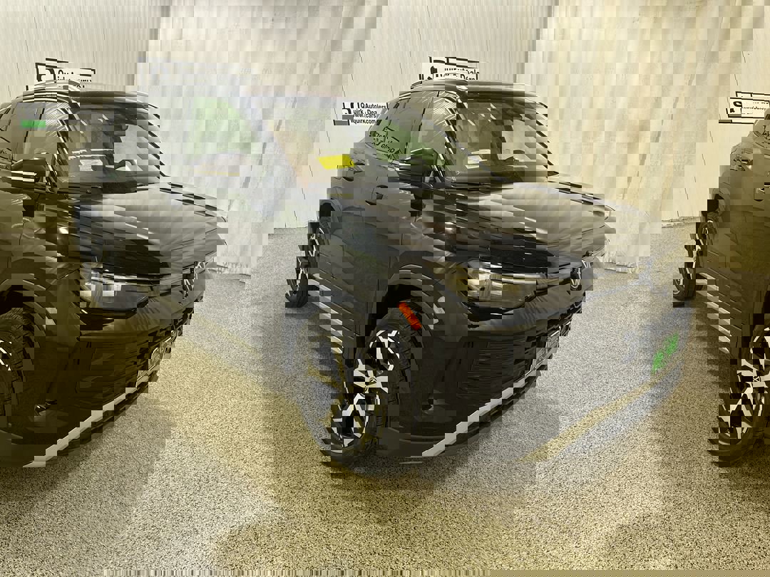 2026 Volkswagen Tiguan SE's photo