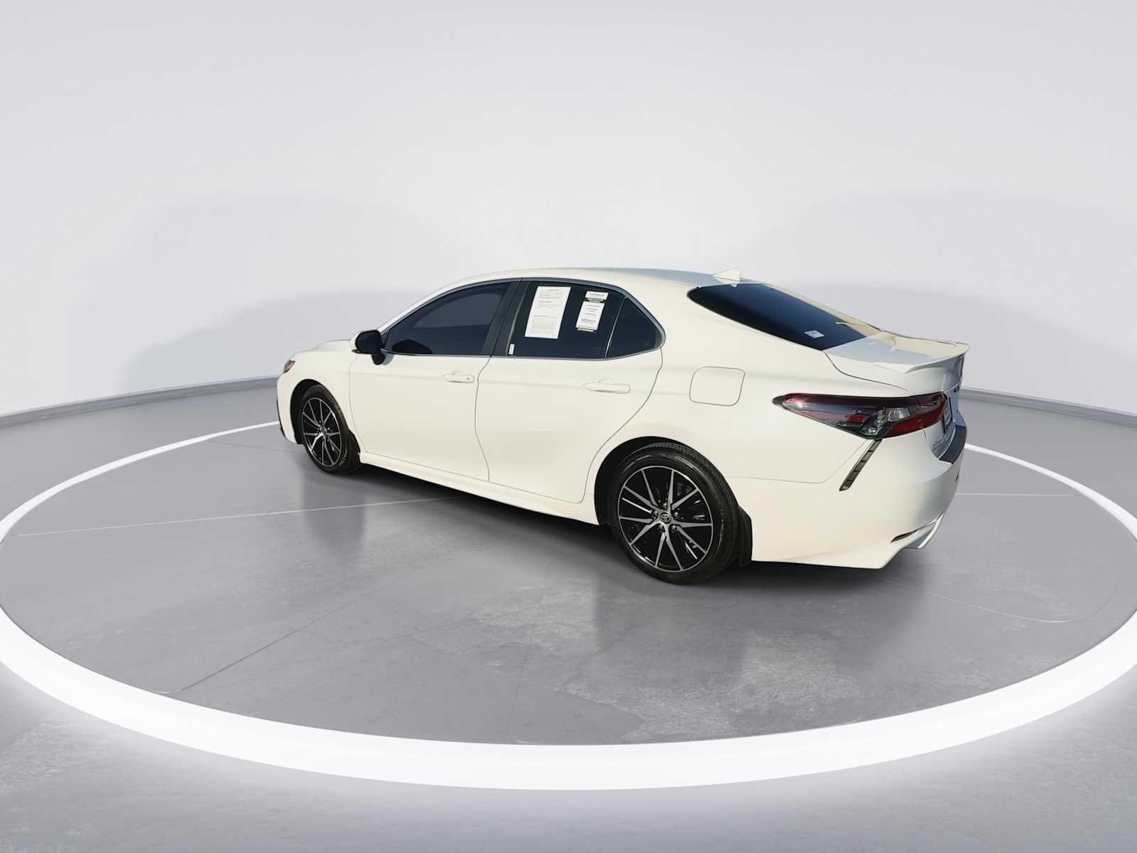 2021 Toyota Camry SE photo 6