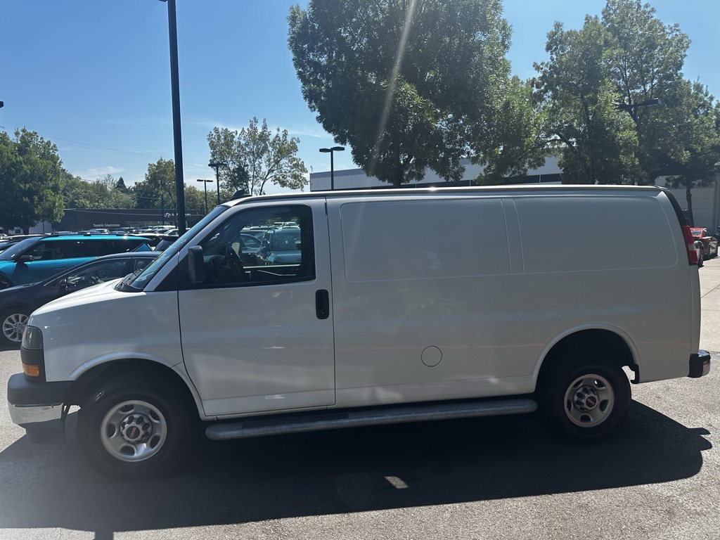 2022 Gmc Savana 2500 photo 5