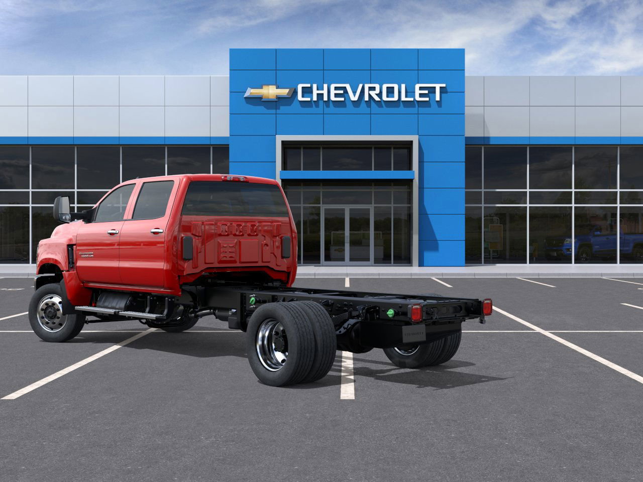 2025 Chevrolet Silverado 6500HD LT photo 2