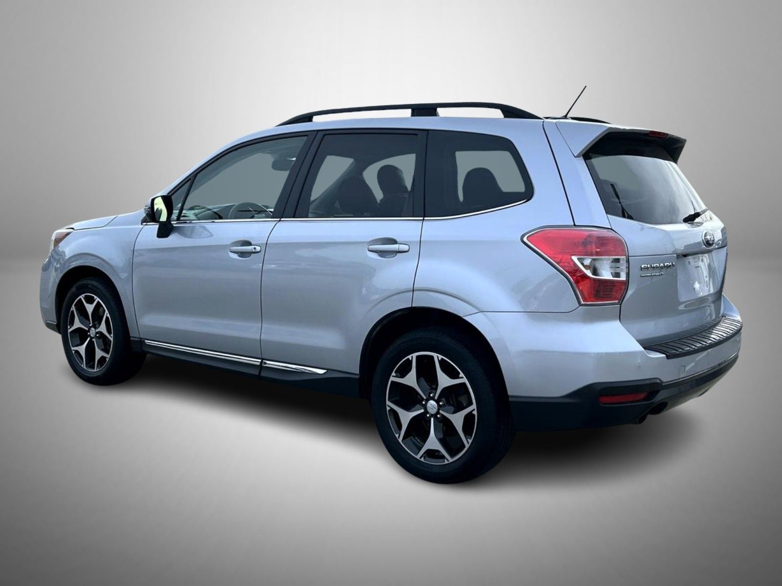 2015 Subaru Forester 2.0XT Touring photo 5