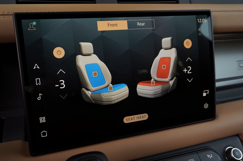 2025 LAND ROVER DEFENDER - Image 23