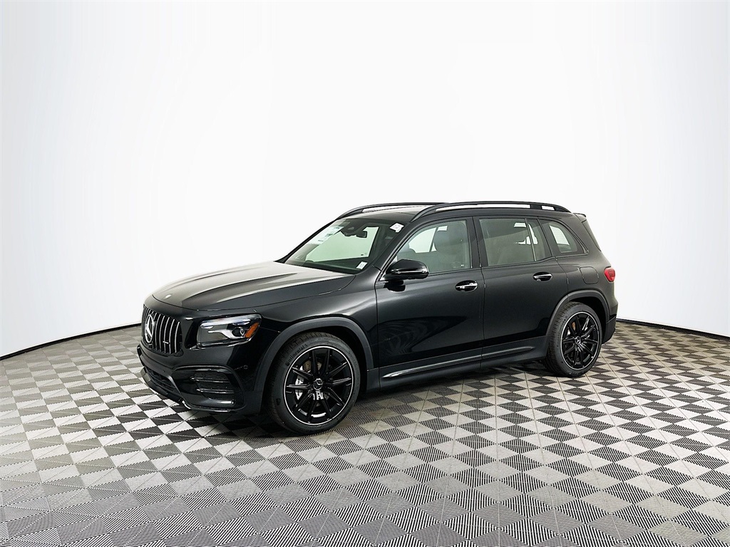 2026 Mercedes Benz GLB 35 AMG 4MATIC photo 2