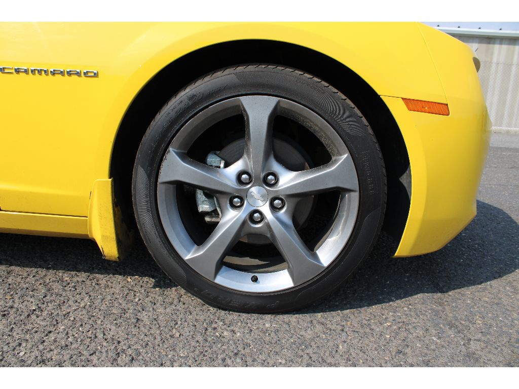 2013 Chevrolet Camaro 2LT photo 26