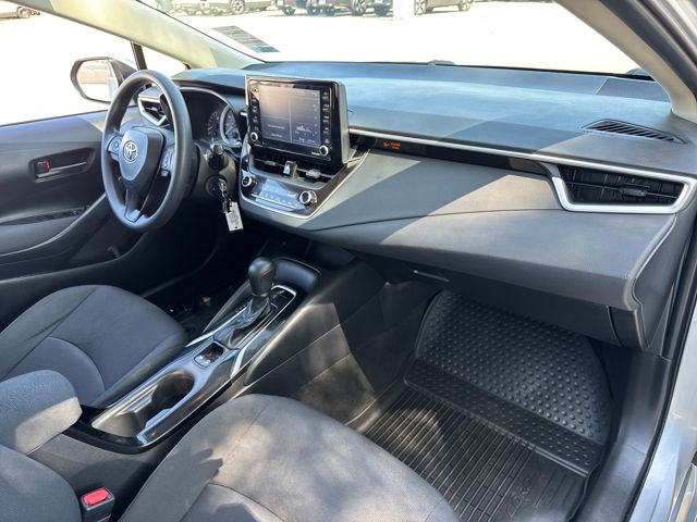 2022 Toyota Corolla LE photo 17