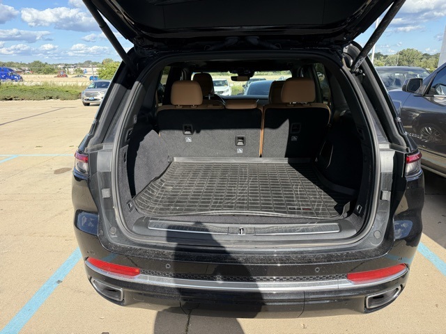 2023 Jeep Grand Cherokee Summit photo 11