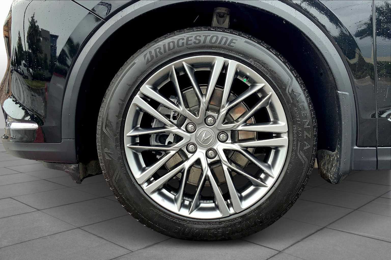 2024 Acura MDX SH-AWD Advance photo 9
