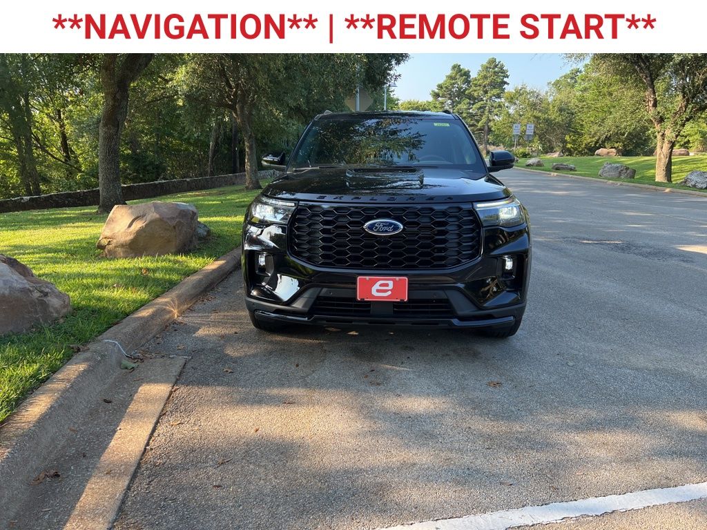 2025 Ford Explorer ST-Line photo 2