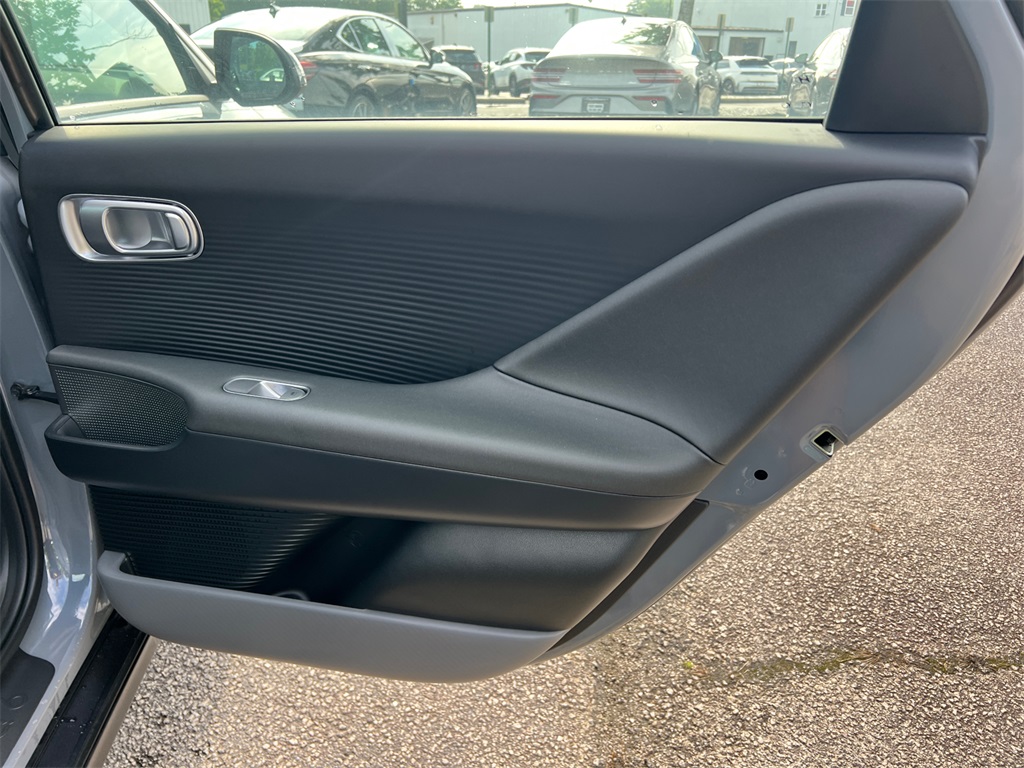 2025 Hyundai Ioniq 6 SEL photo 15