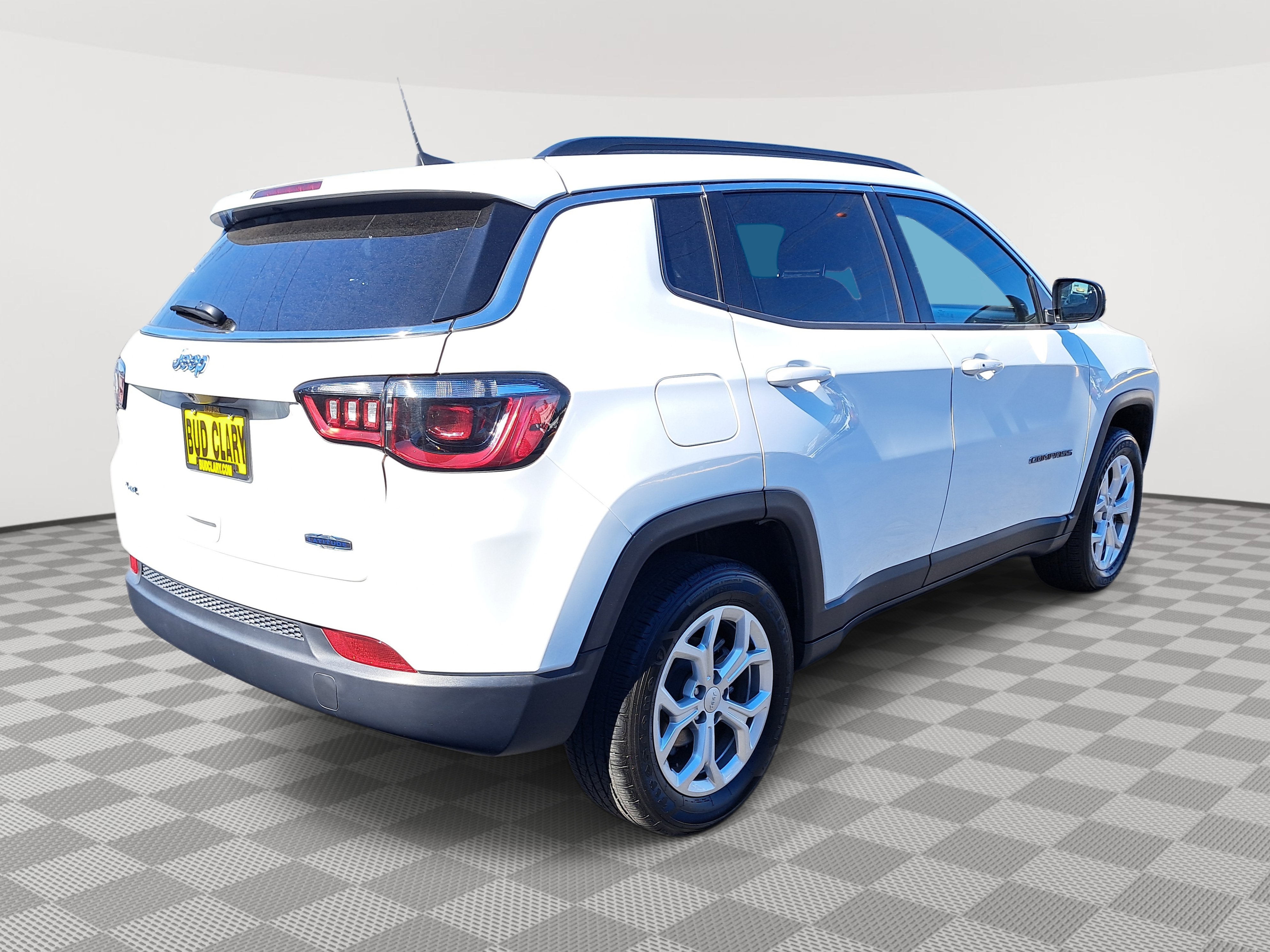 2024 Jeep Compass Latitude photo 4